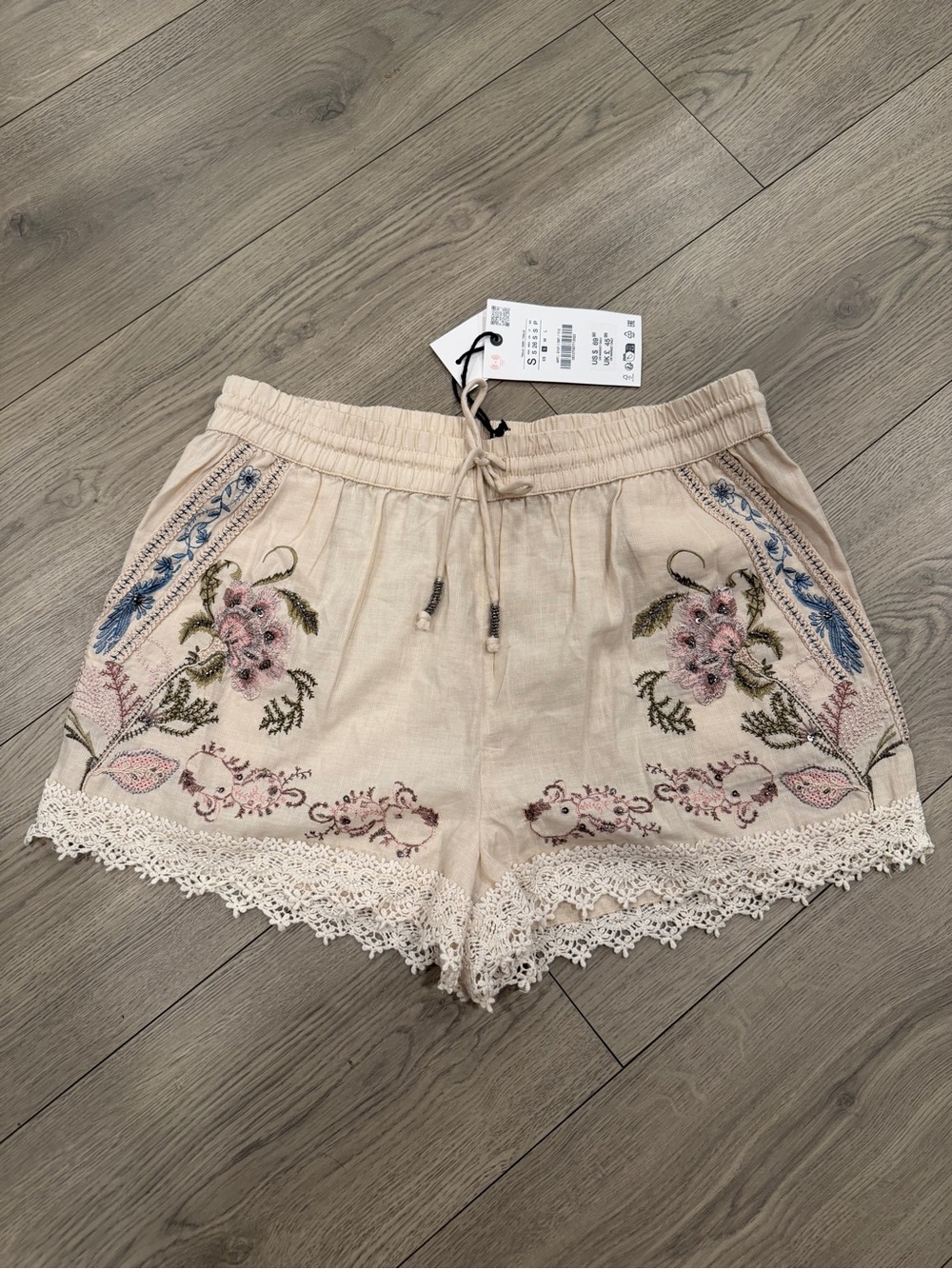 Zara Beige Floral Embroidered Lace-Hem Women's Shorts